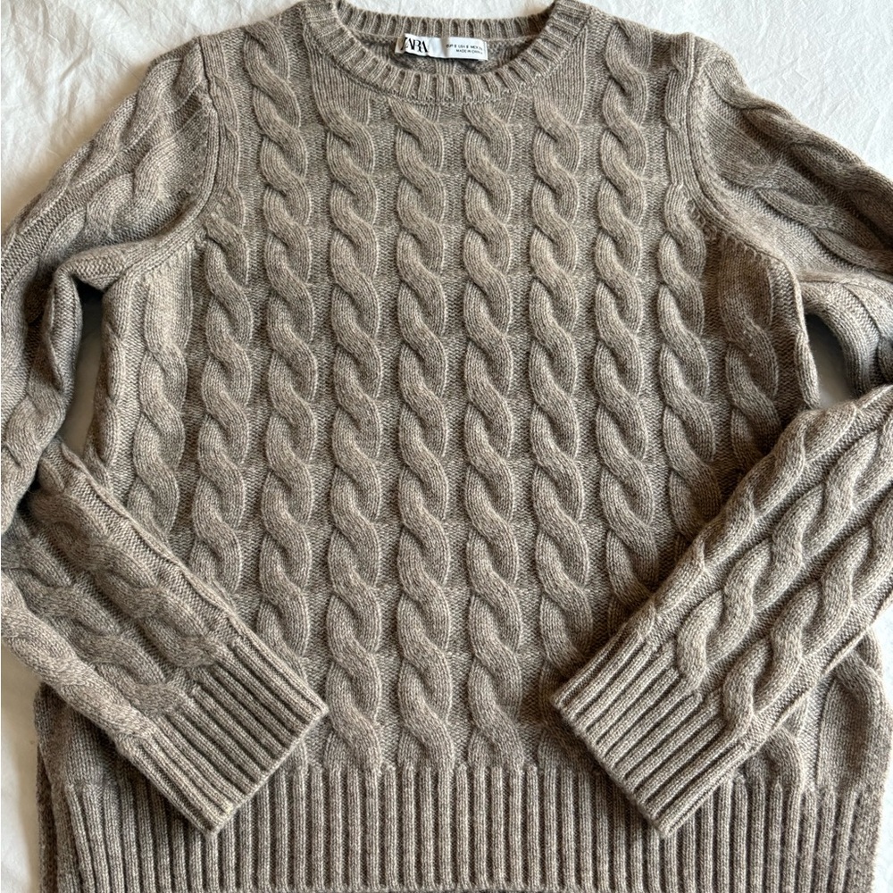Zara Women’s Cable Knit Cashmere Sweater - Never worn